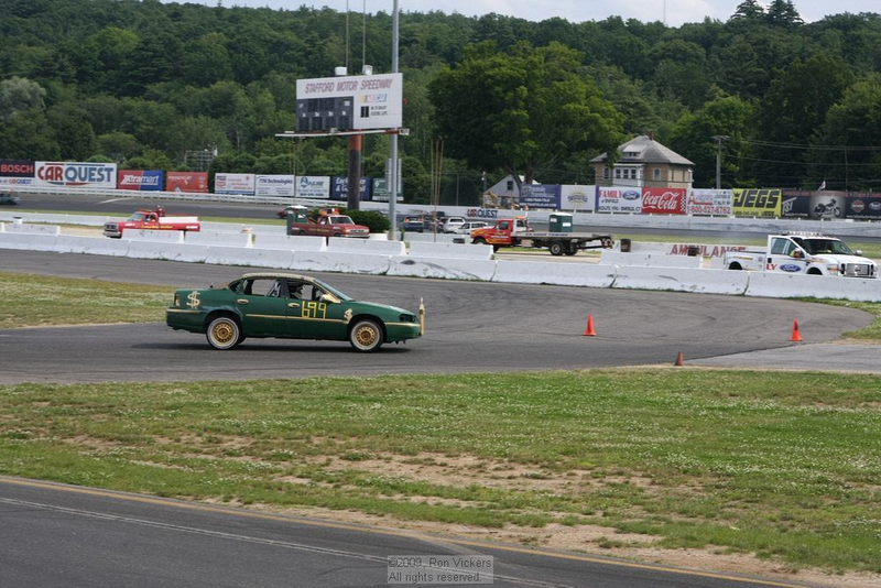 Illustration for article titled The 24 Hours Of LeMons New England 2009 Über Gallery, Part 4